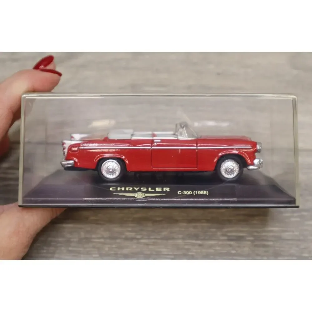 Chrysler C-300 1955 Red Convertible Car 1:43 Scale Diecast Case Collectible